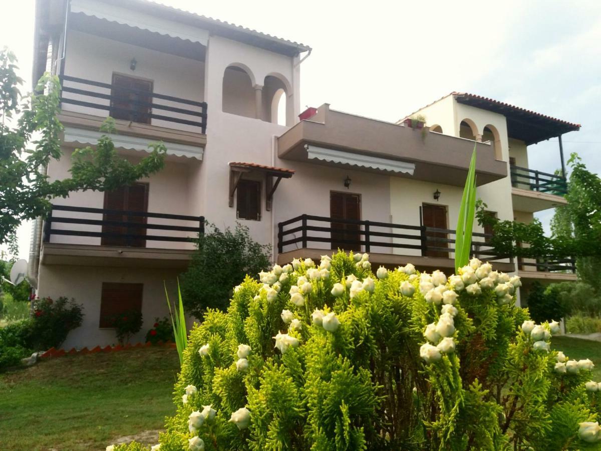 Athina Vourvourou Apartments Exterior photo